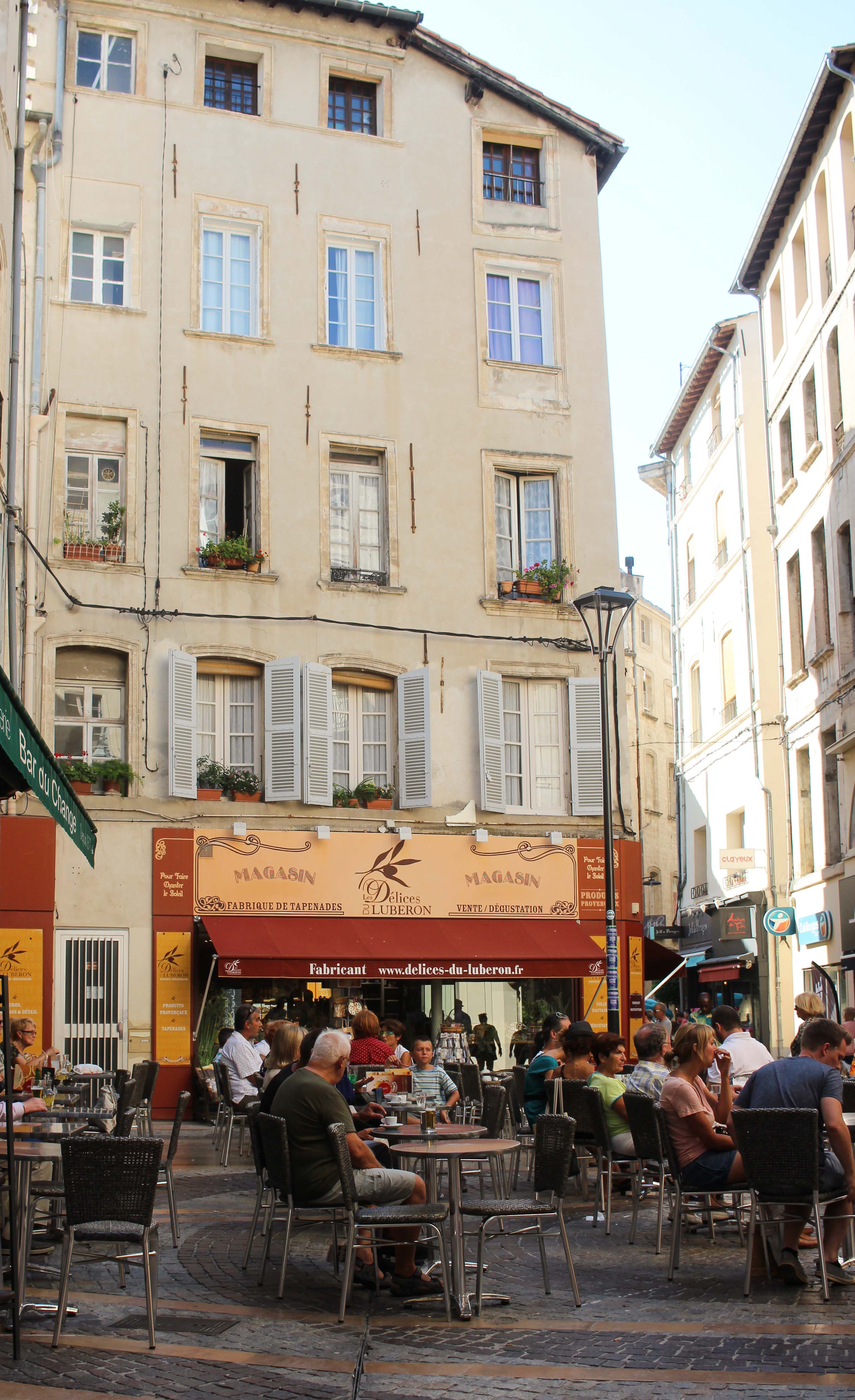 Avignon Cafe – Second City Mom